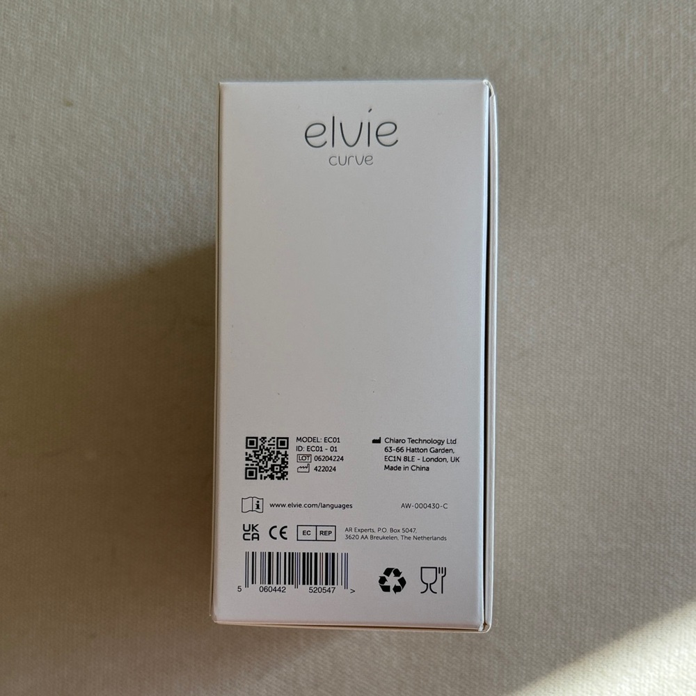 Elvi Curve Silicone Breast Pump in White - Picture 3 of 4